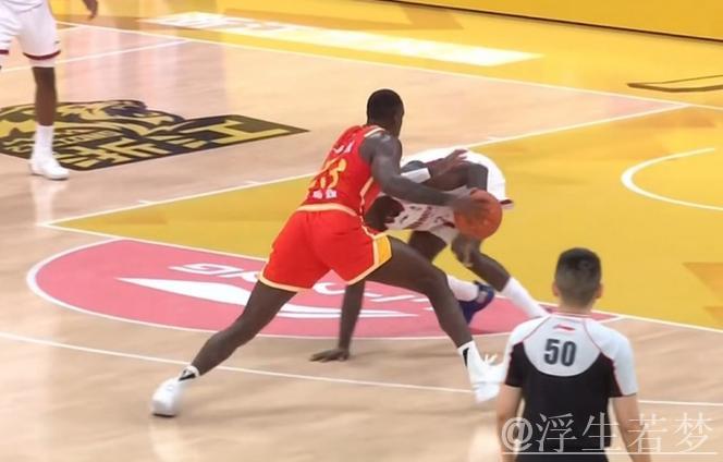 桑普森双变向戏耍对手,脚踝终结后单臂暴扣热血庆祝 桑普森双变向戏耍对手,脚踝终结后单臂暴扣热血庆祝